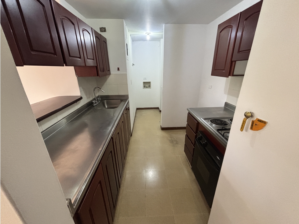 Apartamento en venta en El Poblado, Medellín · foto 3 de 13