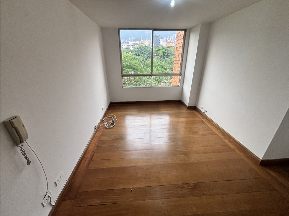 Apartamento en venta en El Poblado, Medellín · foto 5 de 13