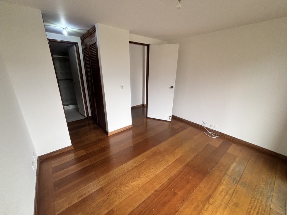 Apartamento en venta en El Poblado, Medellín · foto 10 de 13