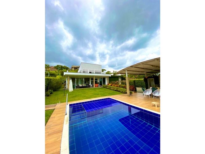 Casa de 4 alcobas en venta en Verde Horizonte, Jamundí, 434 m² · foto 2 de 20