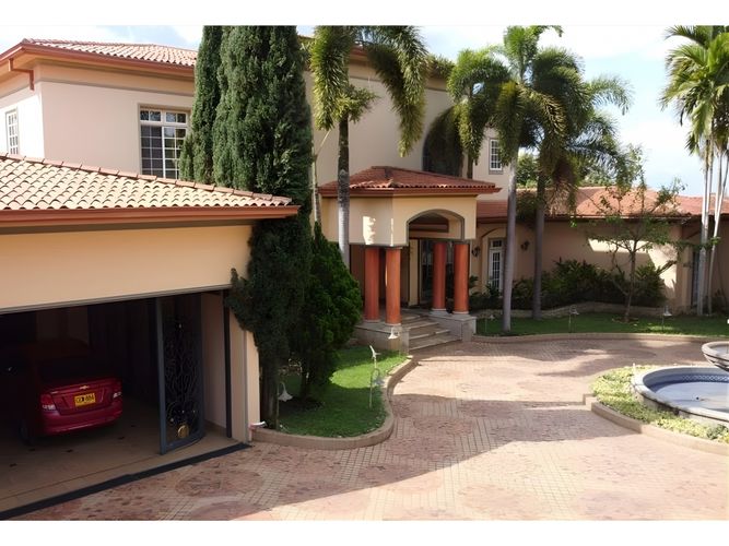 Casa de 7 alcobas en venta en Pance, Cali · foto 22 de 24