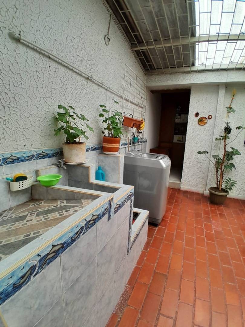 Casa en venta en Normandia, Bogotá · foto 7 de 24