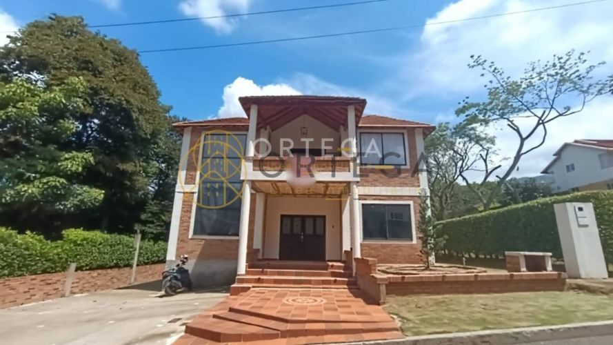 Casa de 3 alcobas en venta en Ruitoque, Piedecuesta, 280 m² · foto 2 de 24