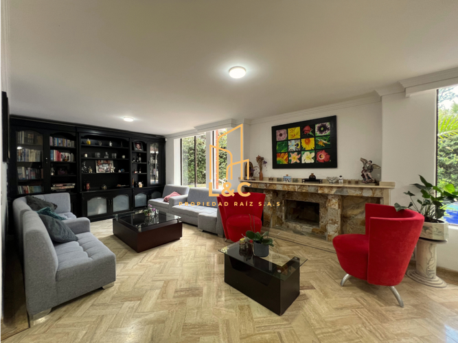 Casa de 3 alcobas en venta en Loma Benedictinos, Envigado, 340 m² · foto 4 de 22