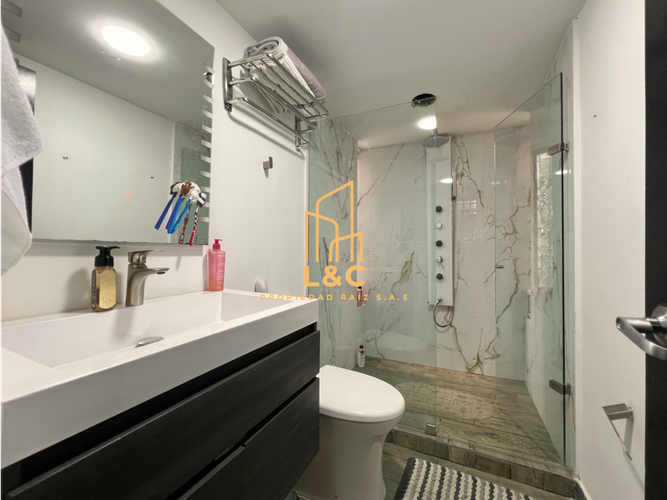 Casa de 3 alcobas en venta en Loma Benedictinos, Envigado, 340 m² · foto 8 de 22