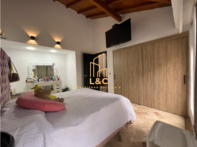 Casa de 3 alcobas en venta en Loma Benedictinos, Envigado, 340 m² · foto 9 de 22