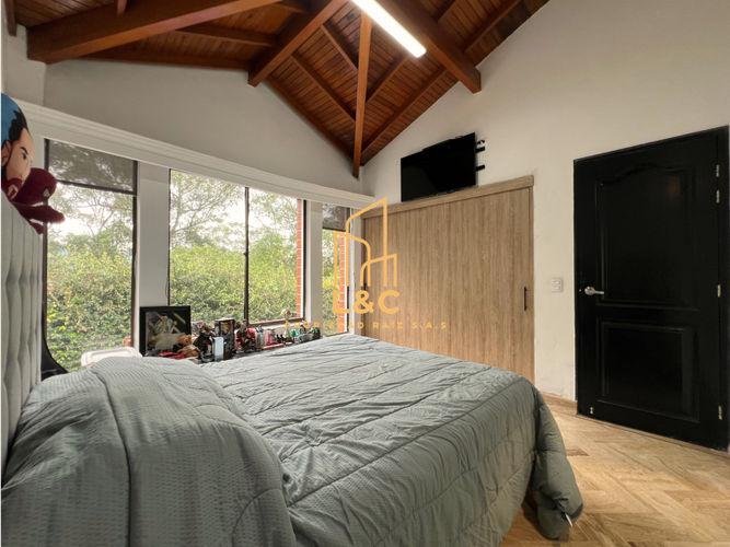 Casa de 3 alcobas en venta en Loma Benedictinos, Envigado, 340 m² · foto 10 de 22