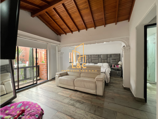 Casa de 3 alcobas en venta en Loma Benedictinos, Envigado, 340 m² · foto 13 de 22