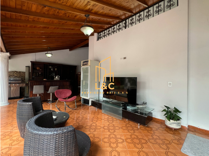 Casa de 3 alcobas en venta en Loma Benedictinos, Envigado, 340 m² · foto 20 de 22