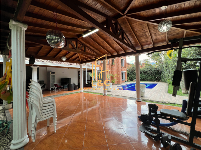 Casa de 3 alcobas en venta en Loma Benedictinos, Envigado, 340 m² · foto 21 de 22
