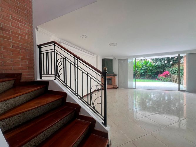 Casa de 3 alcobas en arriendo en Urbanización Las Cumbres, Envigado, 200 m² · foto 7 de 18