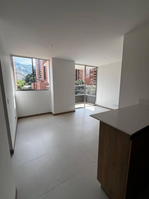 Apartamento de 3 alcobas en arriendo en Loma De La Doctora, Sabaneta, 65 m² · foto 2 de 13