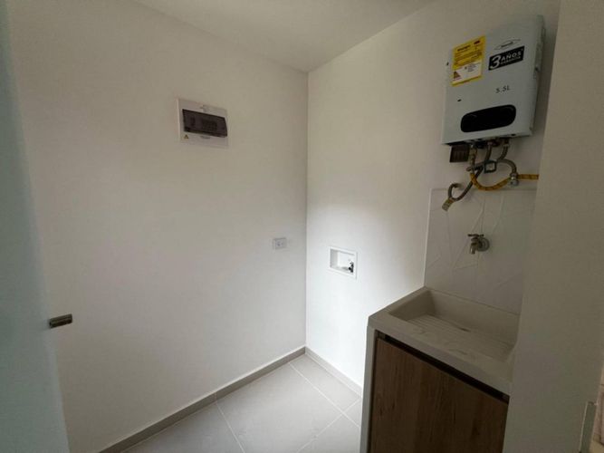 Apartamento de 3 alcobas en arriendo en Loma De La Doctora, Sabaneta, 65 m² · foto 6 de 13