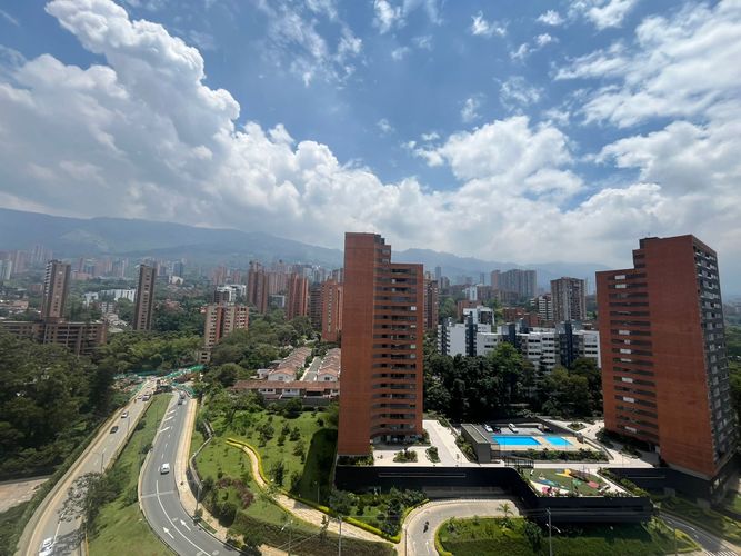 Apartaestudio en arriendo en El Poblado, Medellín, 60 m² · foto 5 de 9