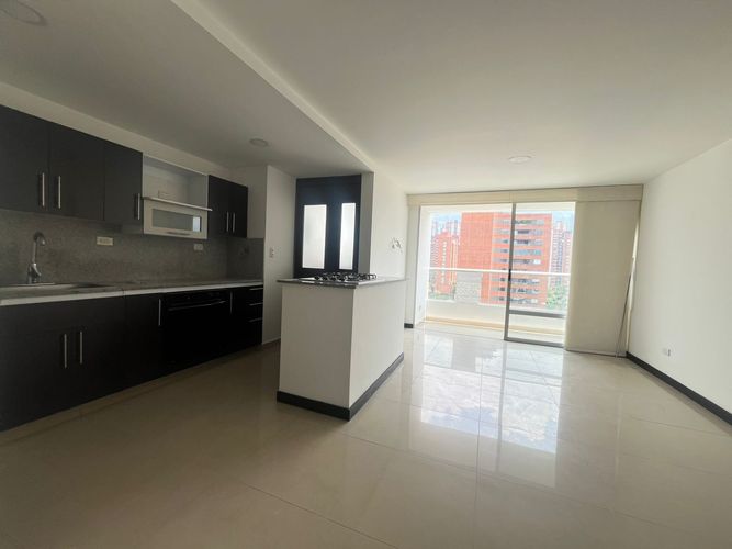 Apartaestudio en arriendo en El Poblado, Medellín, 60 m² · foto 6 de 9