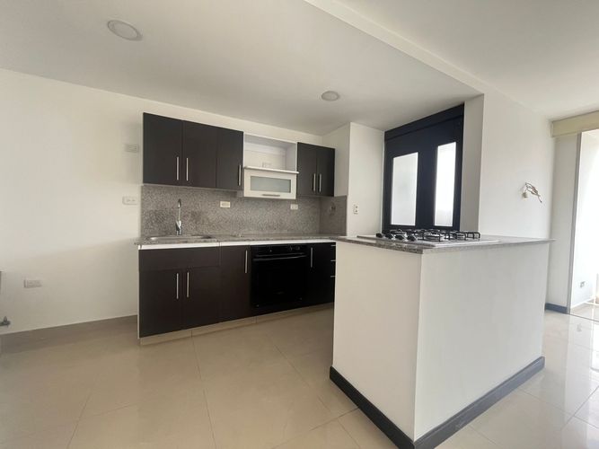 Apartaestudio en arriendo en El Poblado, Medellín, 60 m² · foto 7 de 9