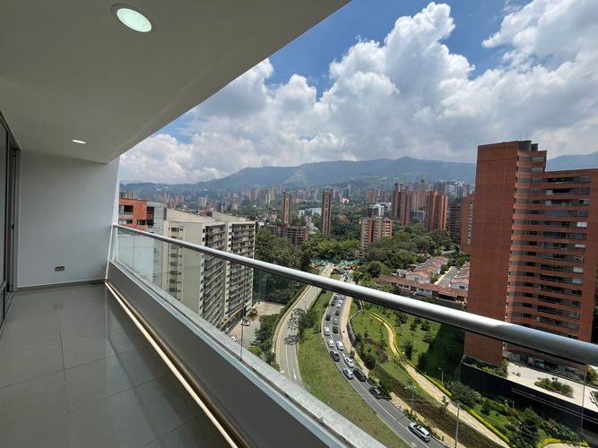 Apartaestudio en arriendo en El Poblado, Medellín, 60 m² · foto 8 de 9