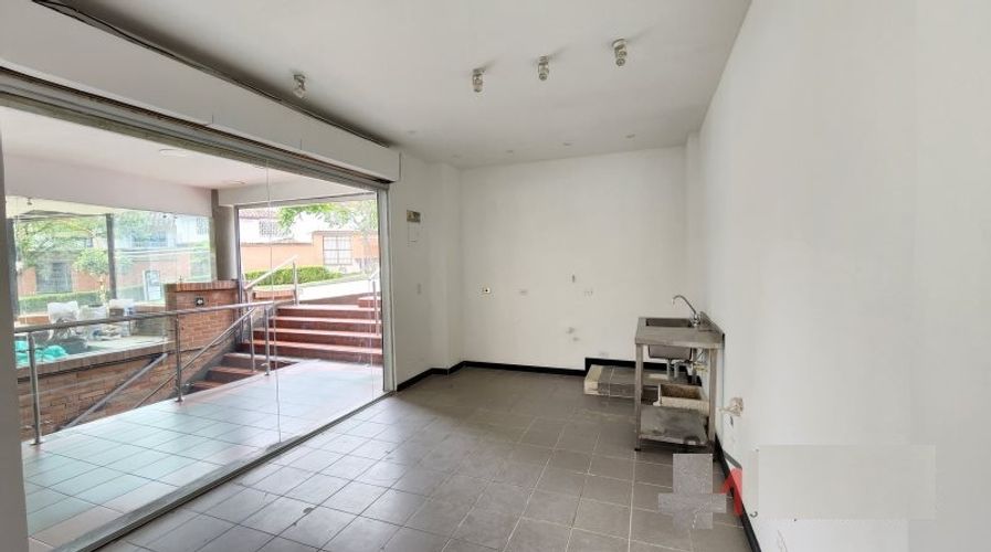 Local en arriendo en Loma Del Escobero, Envigado, 17 m² · foto 7 de 8