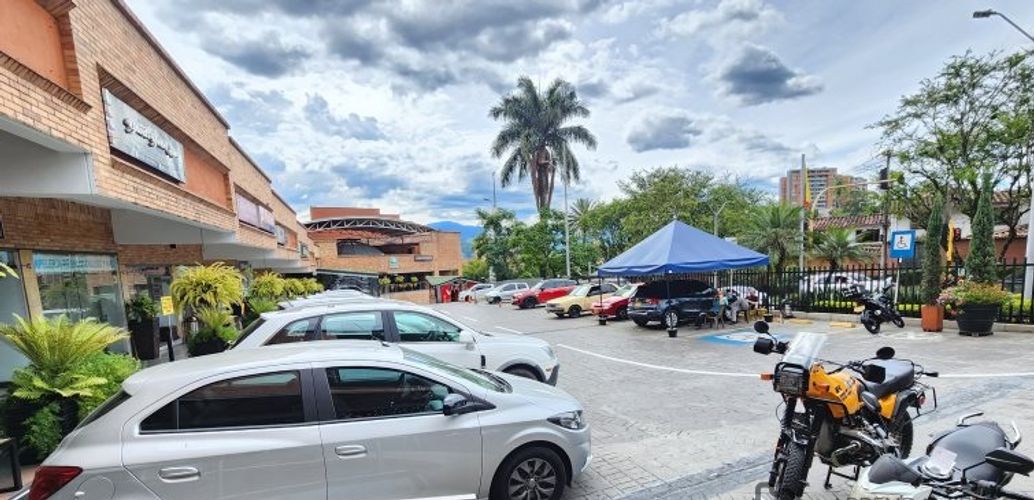Local en arriendo en Loma Del Escobero, Envigado, 17 m² · foto 8 de 8
