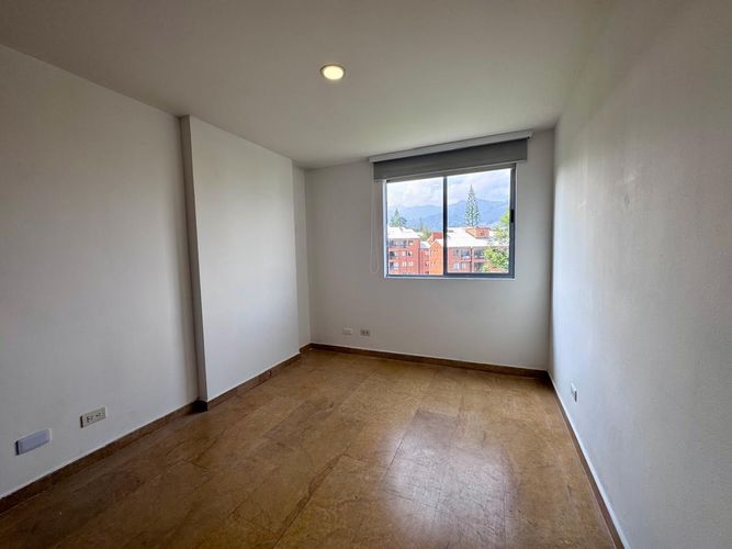 Apartamento de 3 alcobas en arriendo en Loma Del Escobero, Envigado, 98 m² · foto 19 de 20