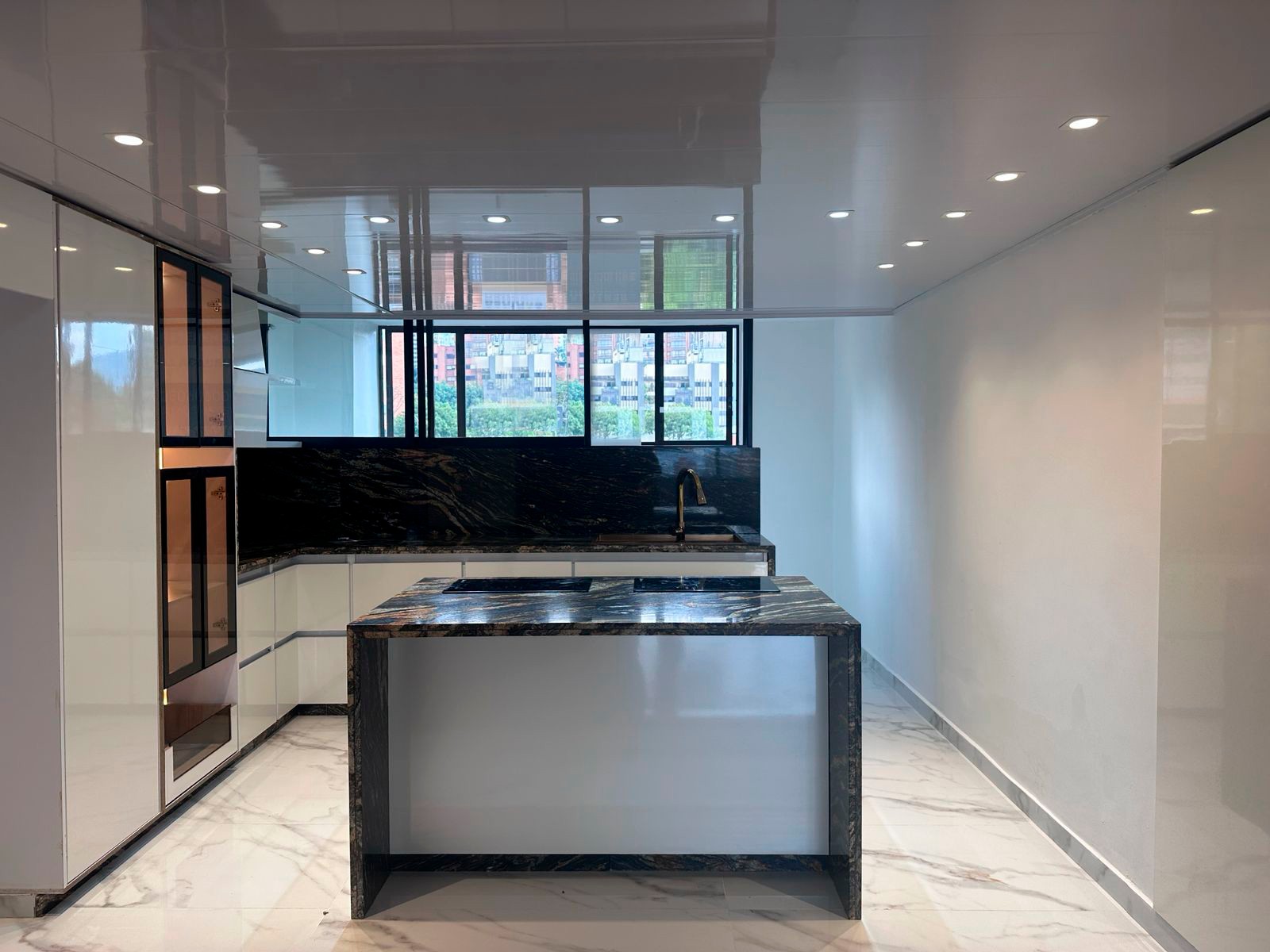 Apartamento en arriendo en El Poblado, Medellín · foto 4 de 15