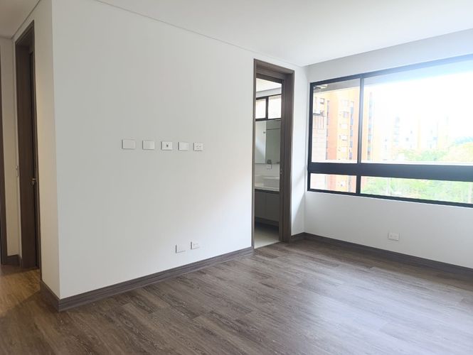 Apartamento de 2 alcobas en venta en El Poblado, Medellín, 90 m² · foto 4 de 15