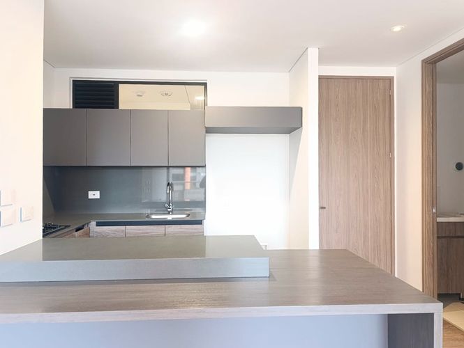 Apartamento de 2 alcobas en venta en El Poblado, Medellín, 90 m² · foto 5 de 15