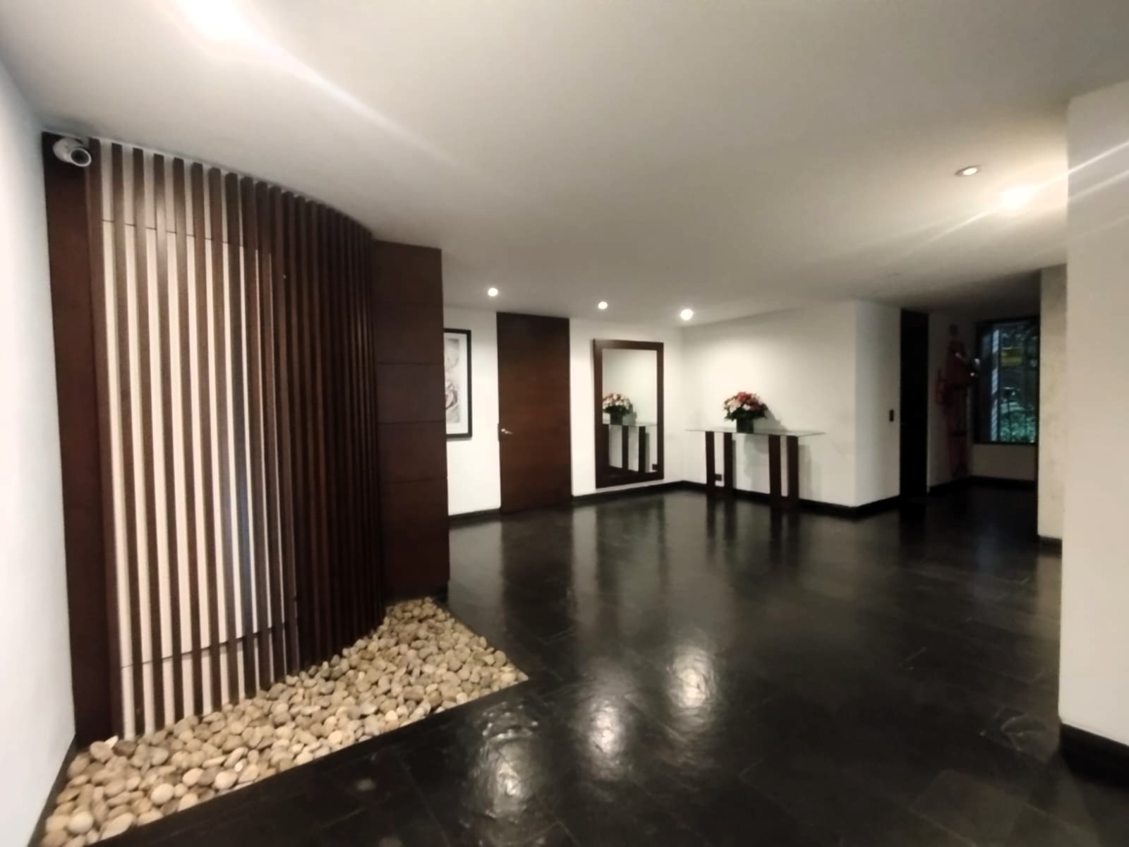 Apartamento en venta en El Refugio, Bogotá · foto 2 de 24