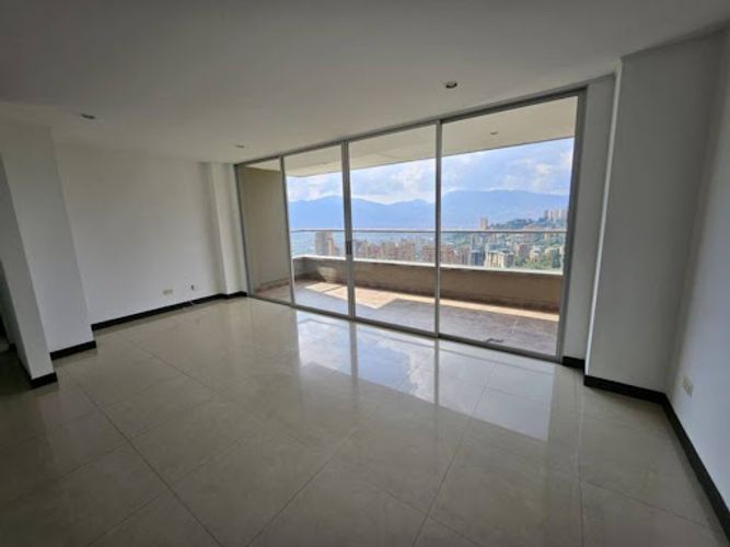 Apartamento de 3 alcobas en arriendo en La Calera, Medellín, 116 m² · foto 2 de 24