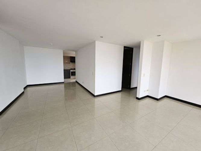 Apartamento de 3 alcobas en arriendo en La Calera, Medellín, 116 m² · foto 3 de 24