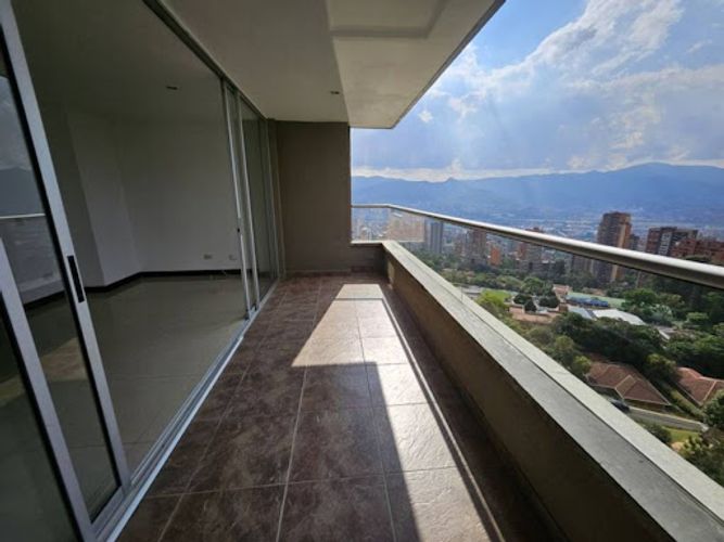 Apartamento de 3 alcobas en arriendo en La Calera, Medellín, 116 m² · foto 4 de 24