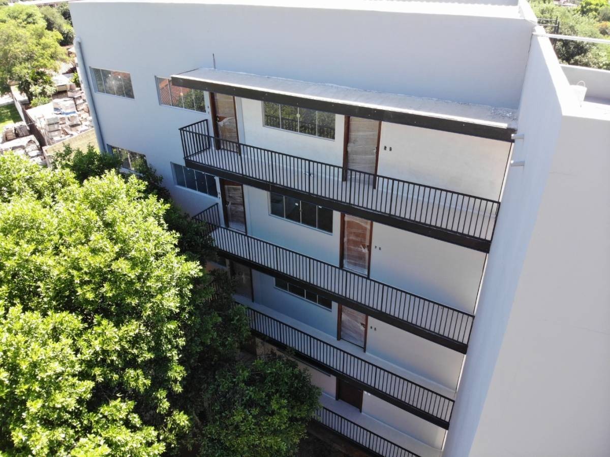 VENDO DEPARTAMENTO DE 2HAB EN EL CENTRO DE LUQUE — foto 2