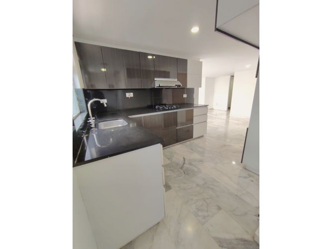 Apartamento de 3 alcobas en venta en Conquistadores, Medellín, 100 m² · foto 4 de 20
