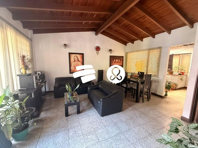 Casa de 11 alcobas en venta en Prado, Medellín, 515 m² · foto 9 de 24
