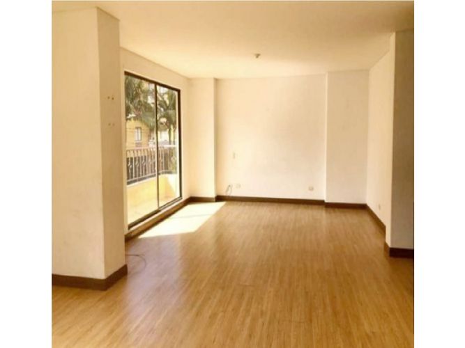 Apartamento de 2 alcobas en venta en Rionegro, 102 m² · foto 2 de 11