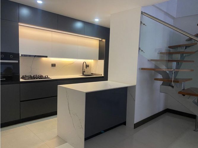 Apartaestudio en venta en El Esmeraldal, Envigado, 110 m² · foto 2 de 14