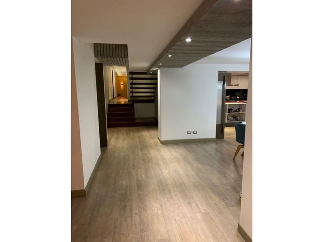 Casa de 5 alcobas en venta en Cerros De Niza, Bogotá, 454 m² · foto 11 de 24