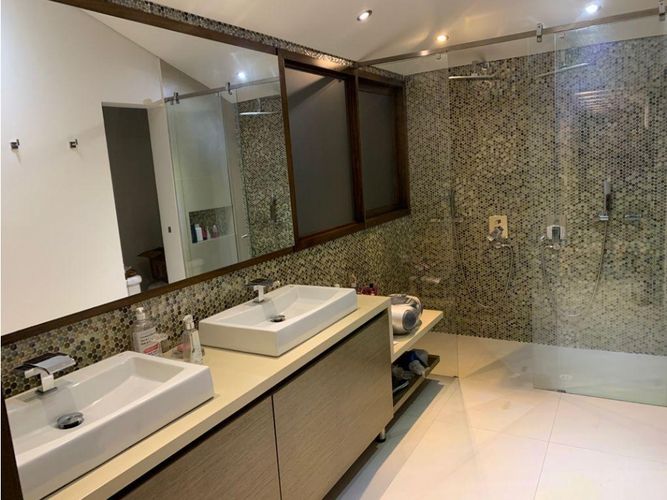 Casa de 5 alcobas en venta en Cerros De Niza, Bogotá, 454 m² · foto 18 de 24