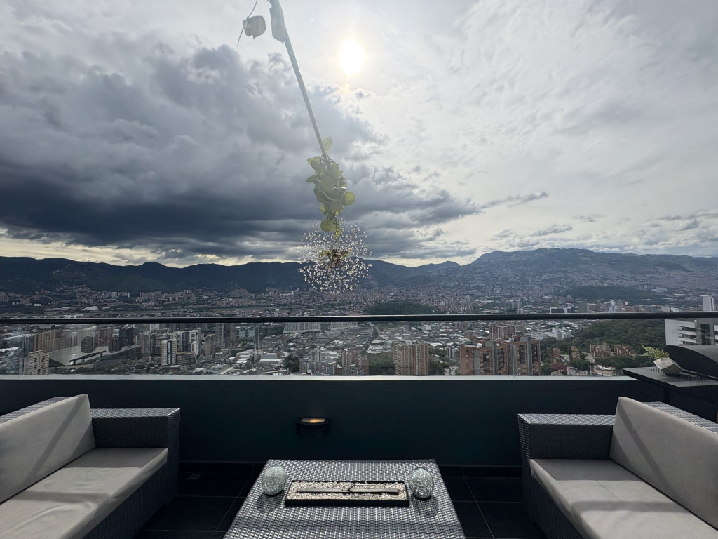 Apartamento en venta en Altos del poblado, Medellín [No disponible] 2