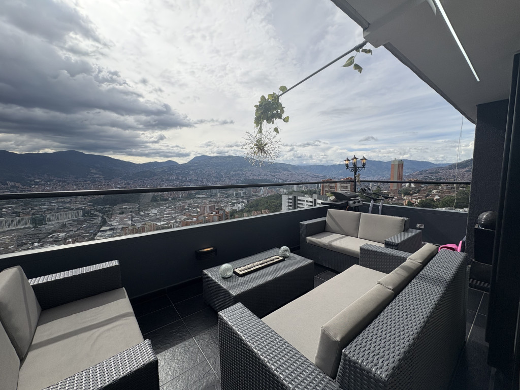 Apartamento en venta en Altos del poblado, Medellín [No disponible] 4