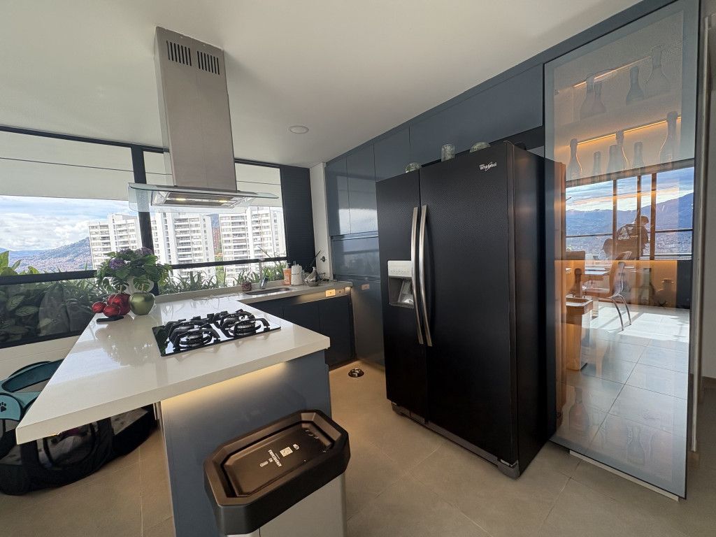 Apartamento en venta en Altos del poblado, Medellín [No disponible] 5