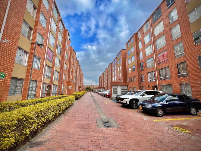 Apartamento de 3 alcobas en venta en Cr. Sauco, Soacha, 52 m² · foto 2 de 15