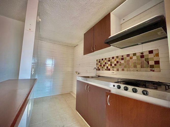 Apartamento de 3 alcobas en venta en Cr. Sauco, Soacha, 52 m² · foto 8 de 15