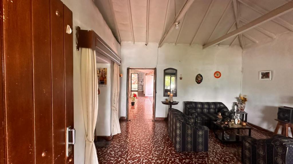 Lote en venta en El Poblado, Medellín [No disponible] 4