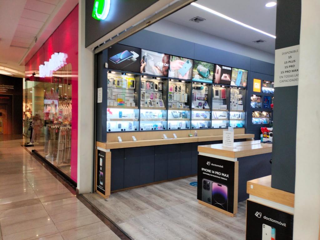 Commercial space for sale in El Poblado, Medellín [No disponible] 2