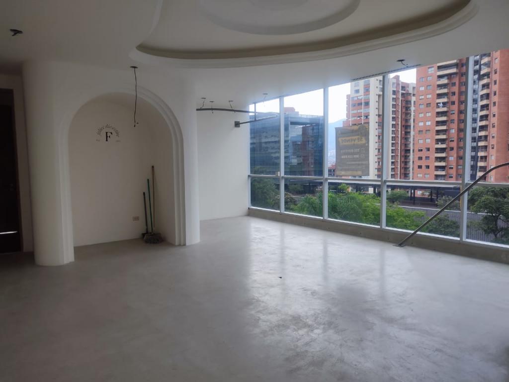 Oficina en venta en El Poblado, Medellín [No disponible] 2