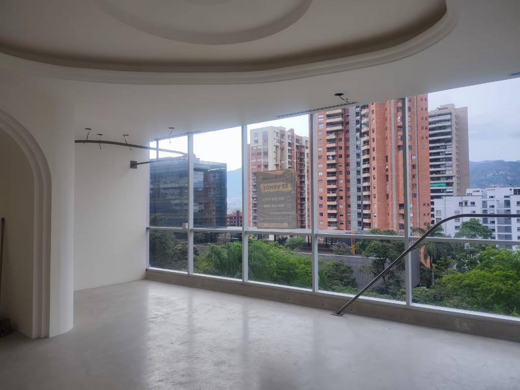 Oficina en venta en El Poblado, Medellín [No disponible] 3