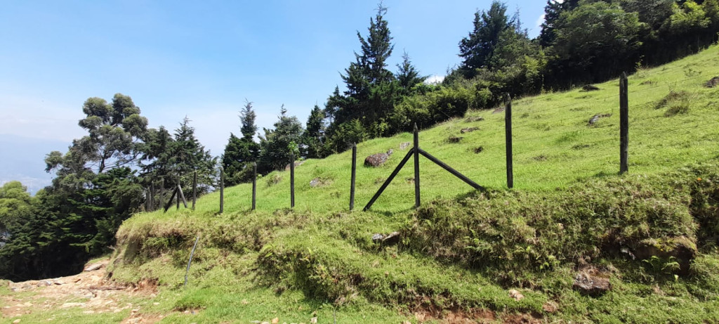 Lote en venta en El Poblado, Medellín [No disponible] 4
