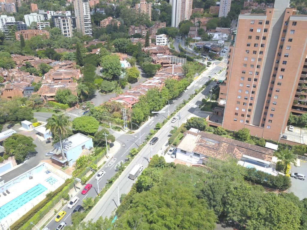 Lote en venta en El Poblado, Medellín [No disponible] 4