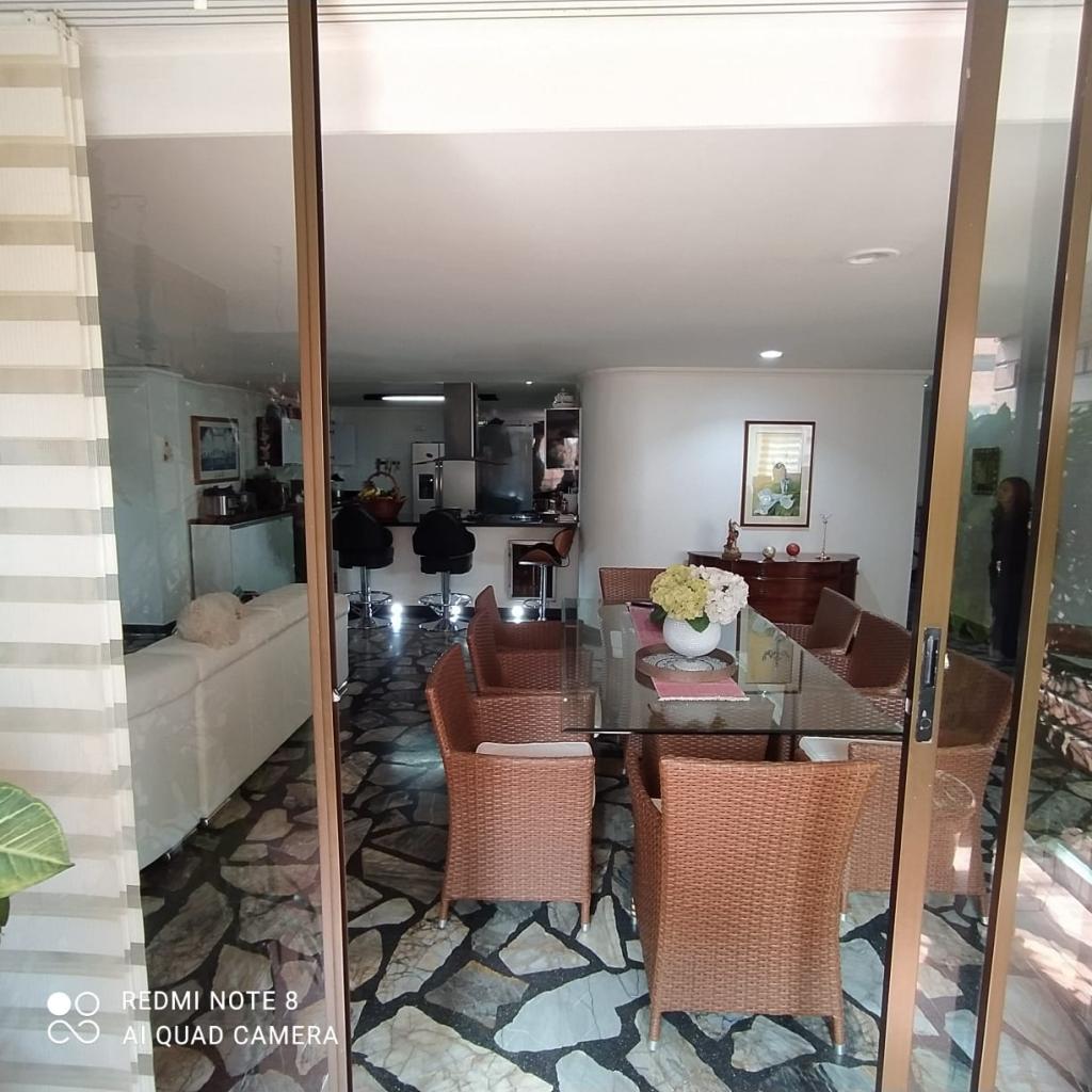Apartamento en venta en El Poblado, Medellín [No disponible] 5